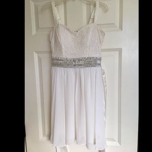 Juniors white mini dress